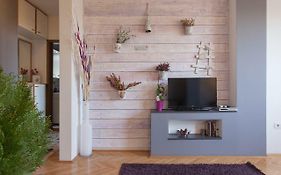 Violet Apartment