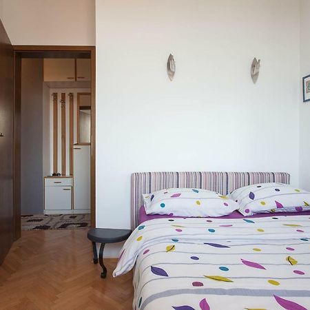 Violet Apartment Skopje Buitenkant foto