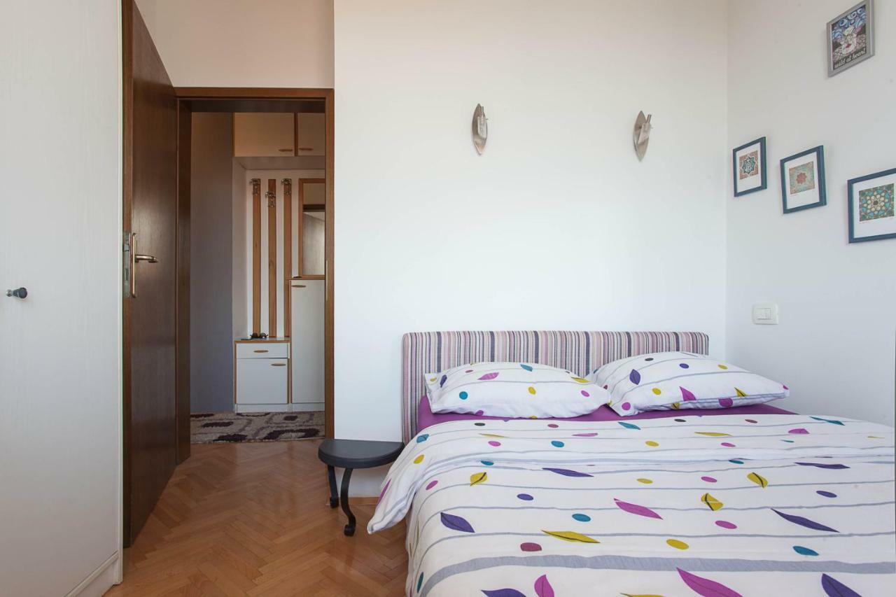 Violet Apartment Skopje Buitenkant foto