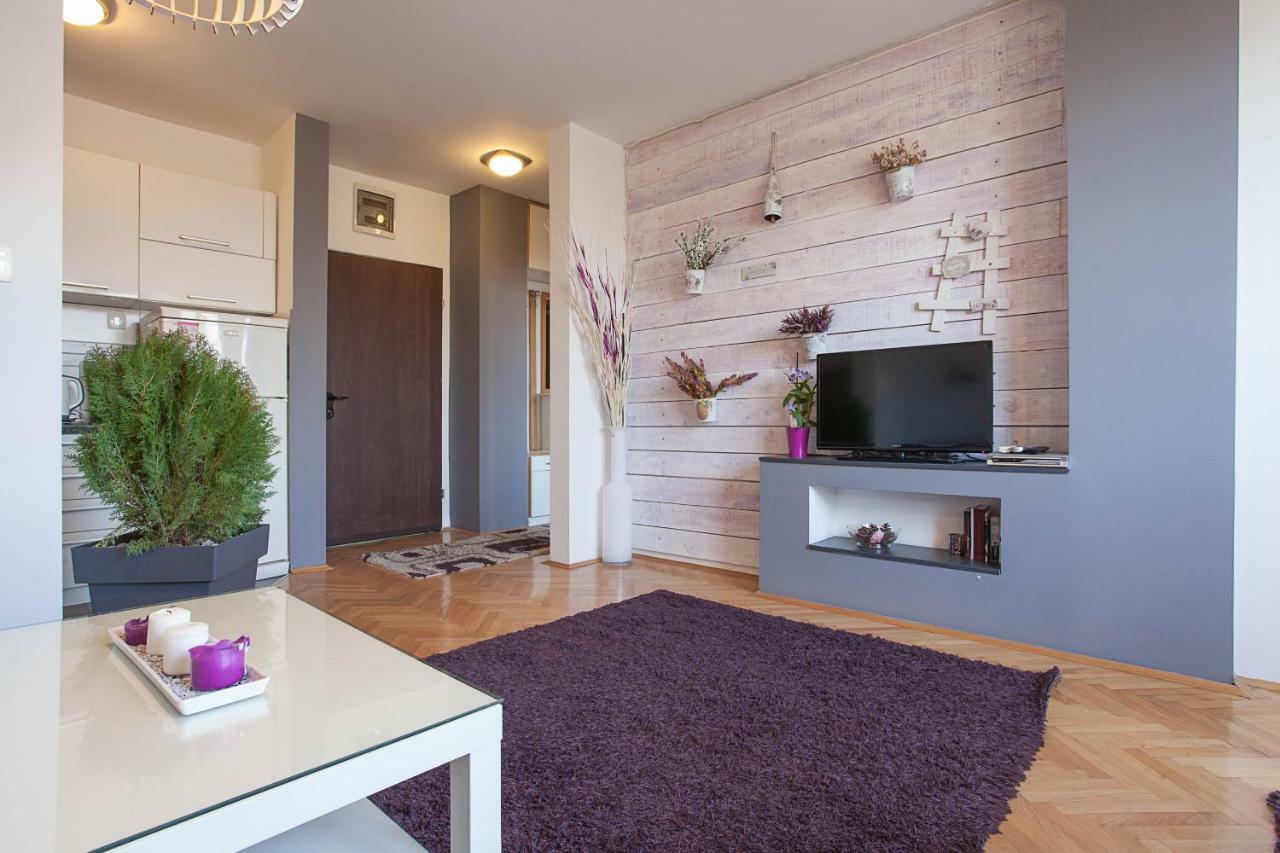 Violet Apartment Skopje Buitenkant foto