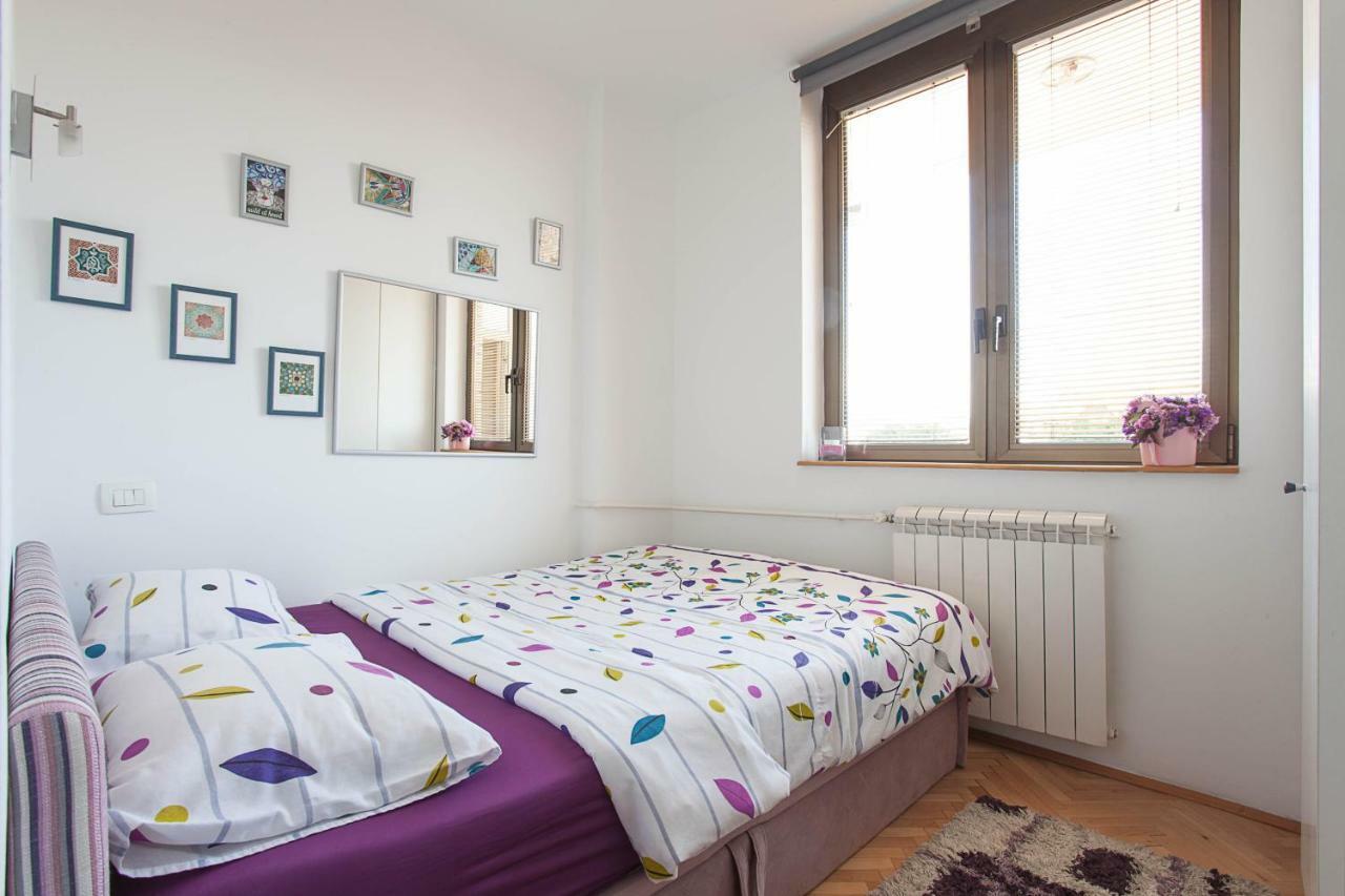 Violet Apartment Skopje Buitenkant foto